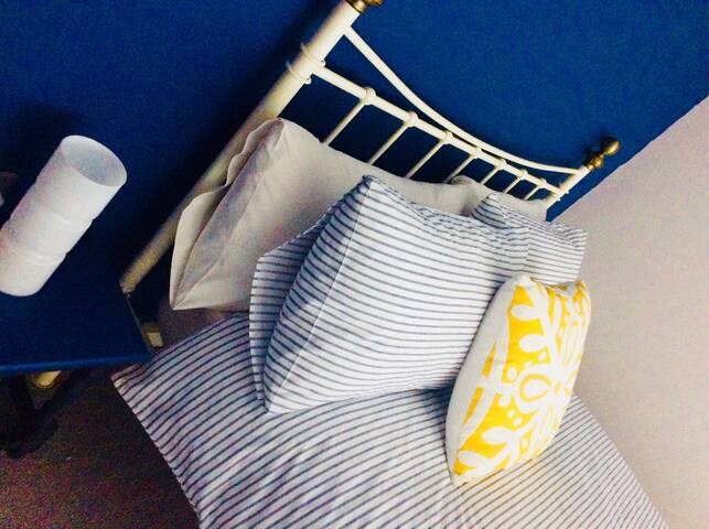 Garden flat in ideal Roundhay, Leeds location