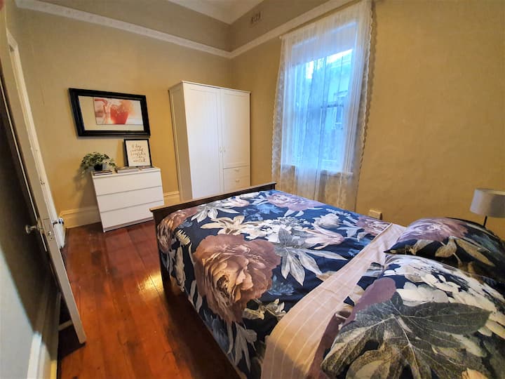 ห้องนอน 2 พร้อมเตียงคู่