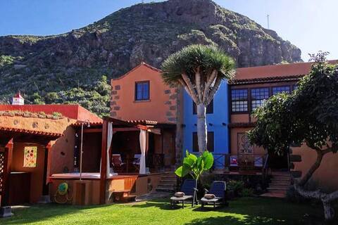 La Casona de la Rambla - Private Garden + Jacuzzi