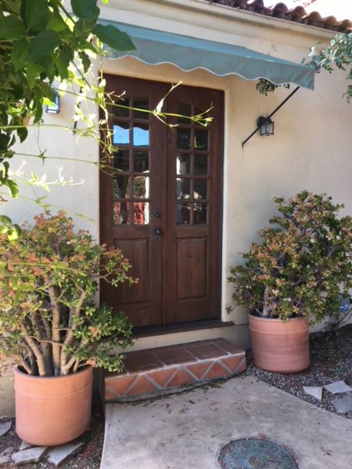 Private/Separate Entrance