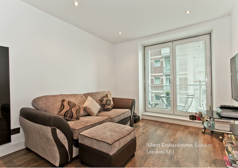 Spacious open plan Living Room, large Flat Screen TV, Cable and all comforts