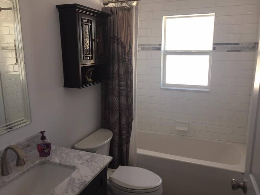 Nice bright and airy bathroom