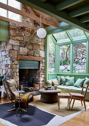 Seaside Mountain Retreat in Misty Cliffs w/ Sauna gallery image 4