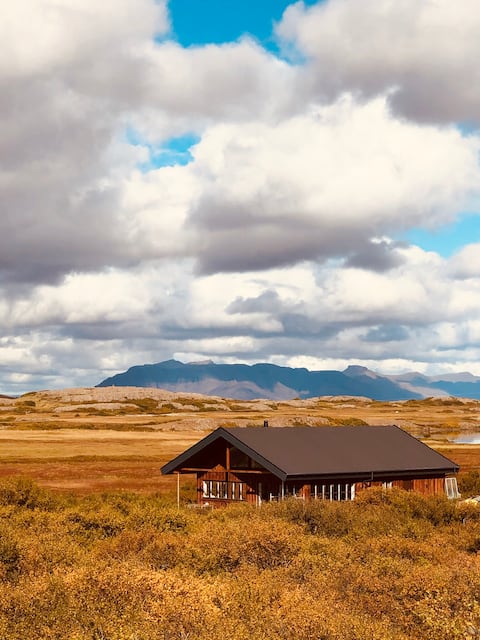 Luxury vacation cottage in West Iceland