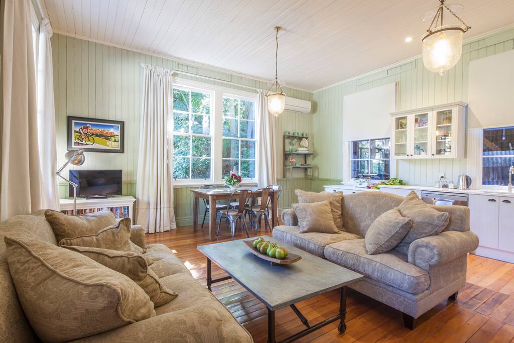 Living / Dining Room area