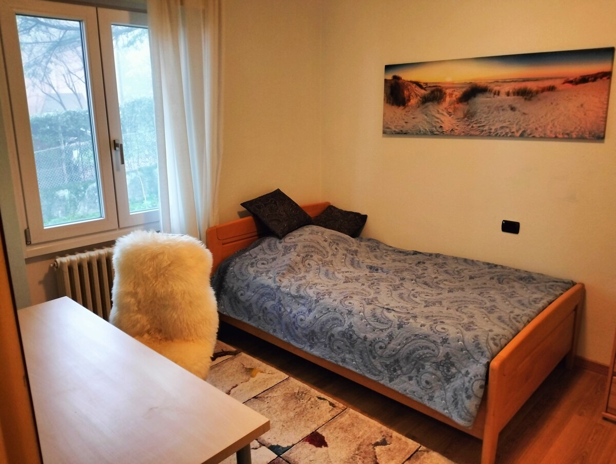 2nd bedroom with bed 1.20 wide