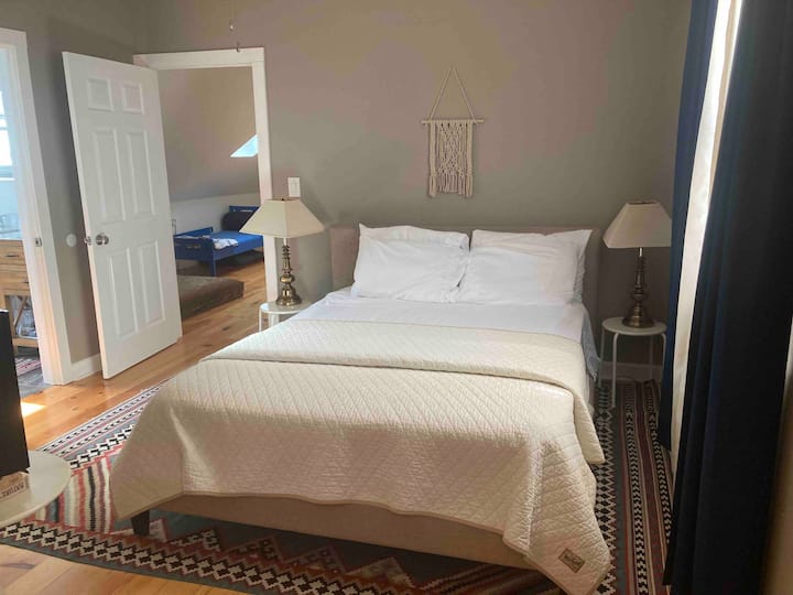 Bungalow Suite - Chicago, IL