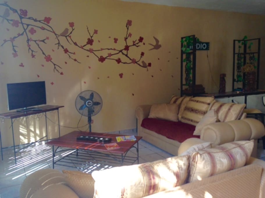 Livingroom and SmarTV.