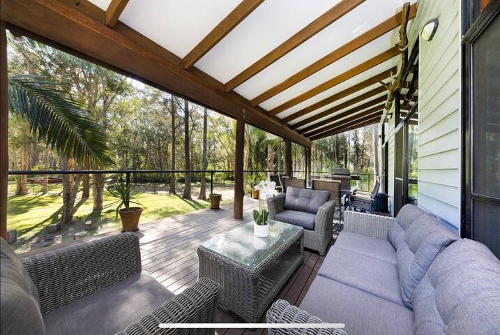 Driftwood Lodge – Waterfront Property gallery image 3