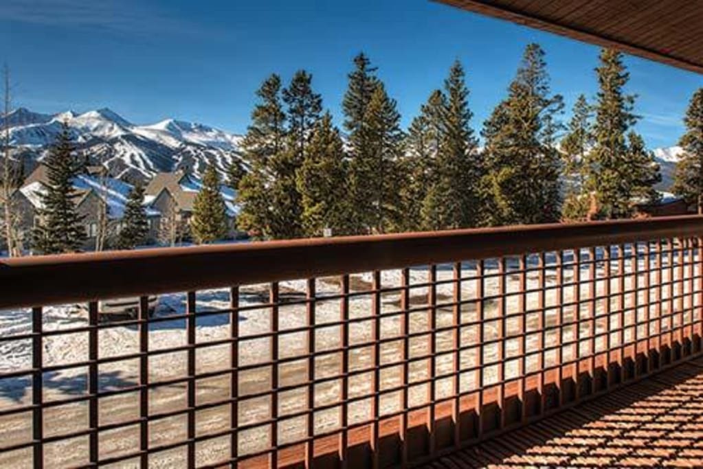 Amazing view of the Breckridge Ski slopes.