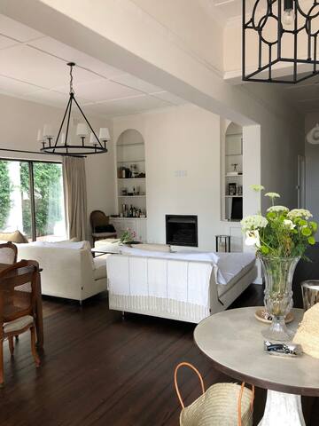 Camps Bay, Cape Dutch Beach House gallery image 2