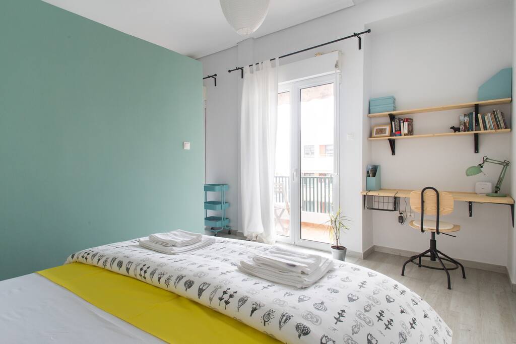 Bedroom & laptop friendly area