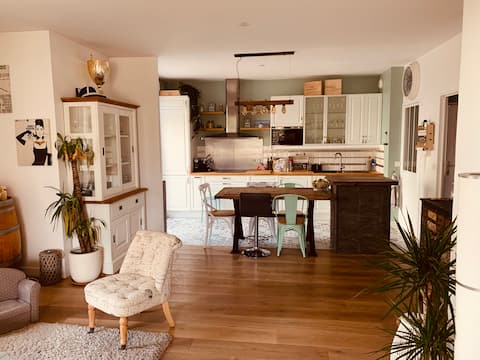 Modern accommodation, paradise in Paris with Jacuzzi