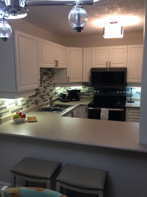 Updated Kitchen with Brand New GE Slate Appliances