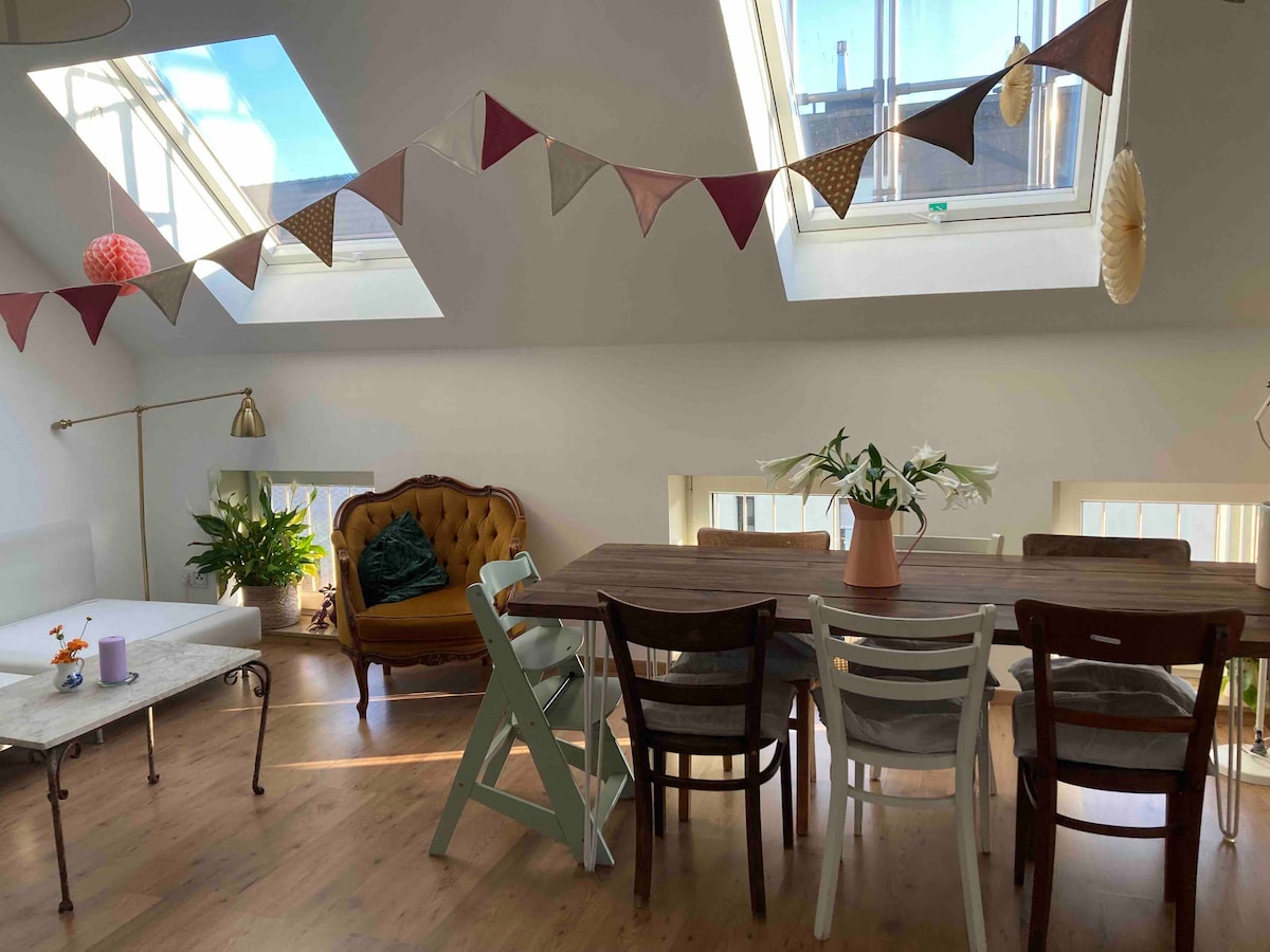 Airbnb performant: Maisonette near the fair with roof terrace & cathedral view à Köln