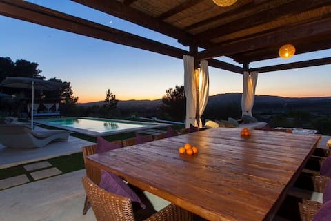 Top Airbnb: exclusive villa in the heart of Ibiza en Santa Eulària Des Riu