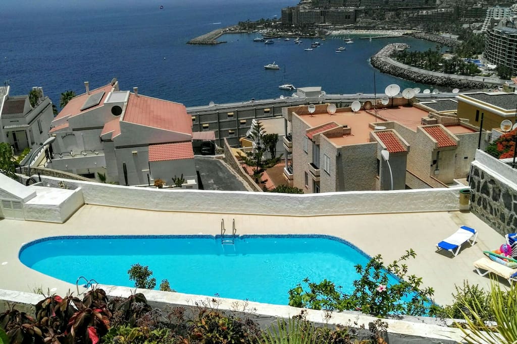 Our pool is to 22-23°C in winter with sun energy. Also with Wi-Fi