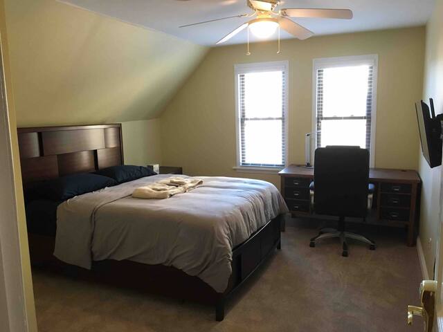Clean&Comfy: Forest Park, Zoo, Arch,Museum, Wash U