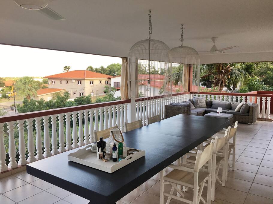 Private outdoor livingroom