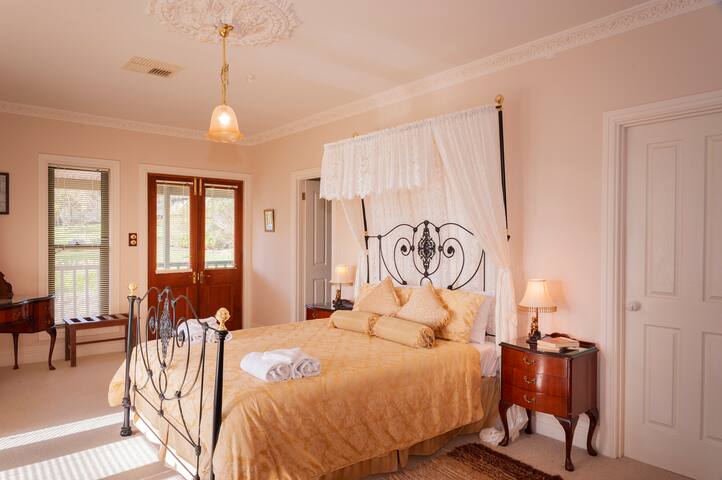 Lindsay House Homestead gallery image 3