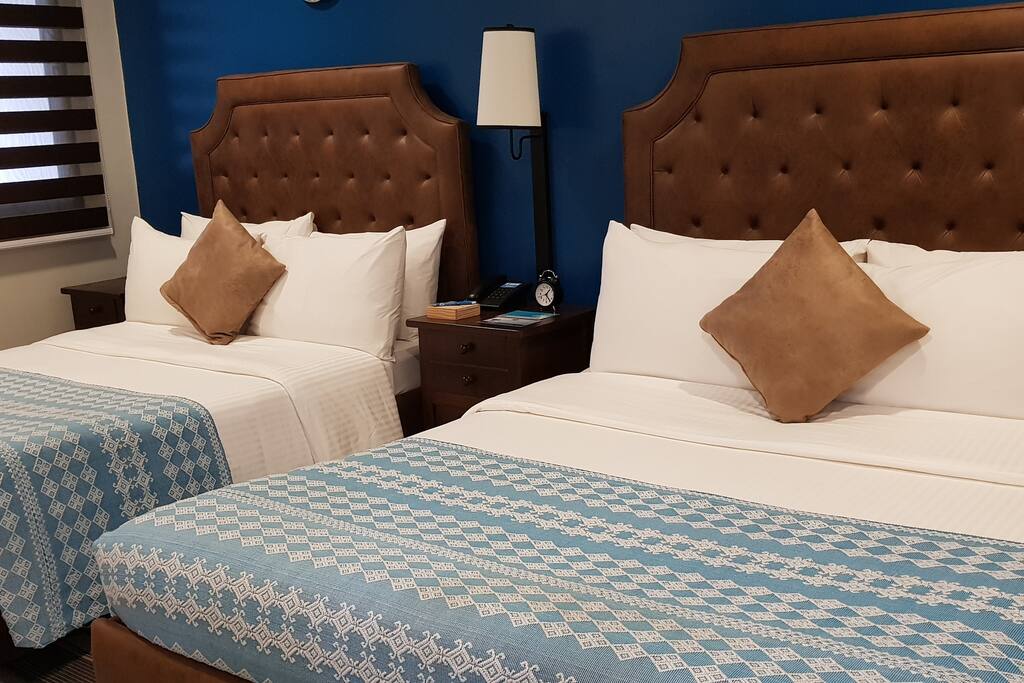 1 Queen-Sized Bed and 1 Double-Sized Bed