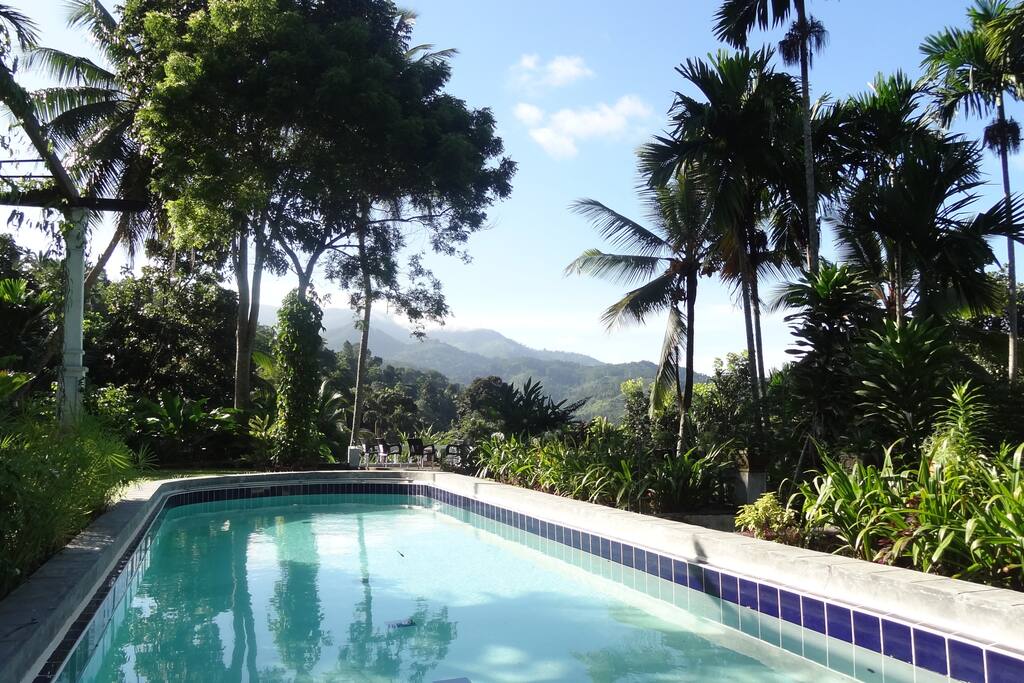 Strathisla Bungalows pool