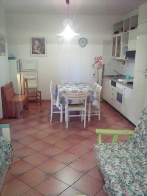 sala da pranzo e cucina