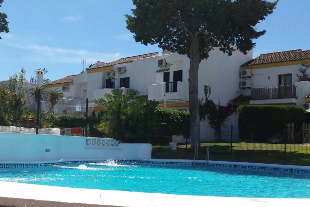 Piscina urbanización privada
