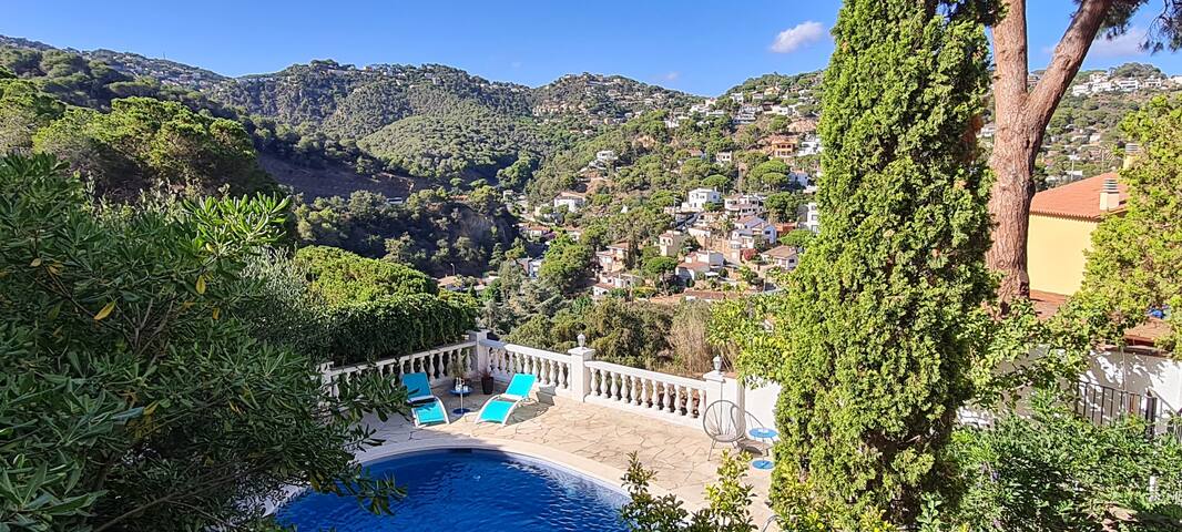 Villa Portugal with pool & mountain view gallery image 5