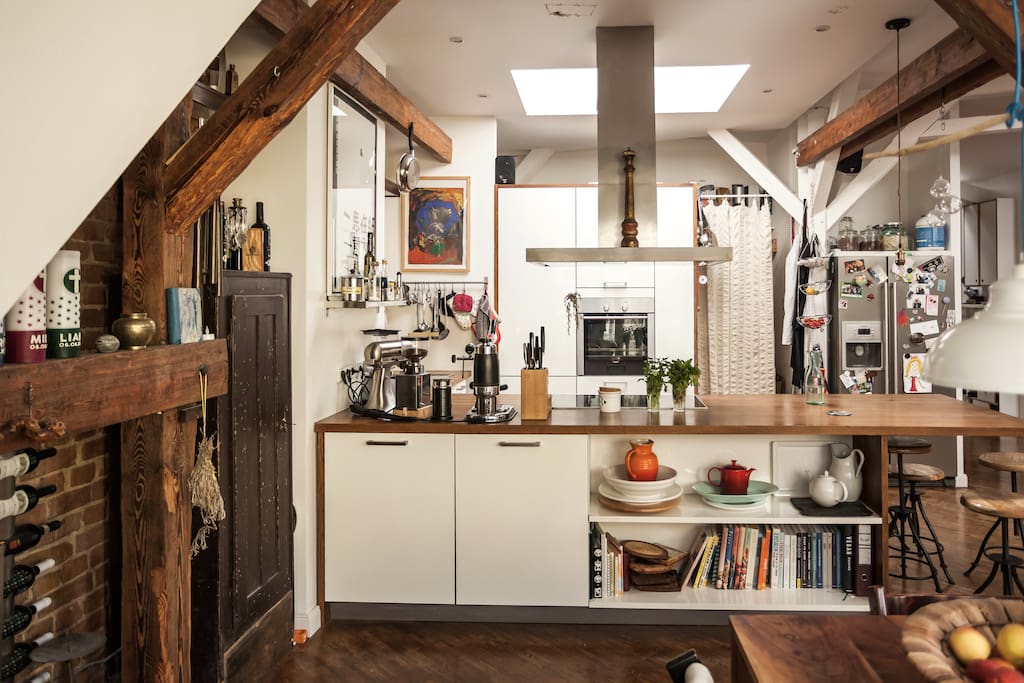 The kitchen is fully equipped and has all the gadgets you'll need for the preparation of home-cooked dishes.