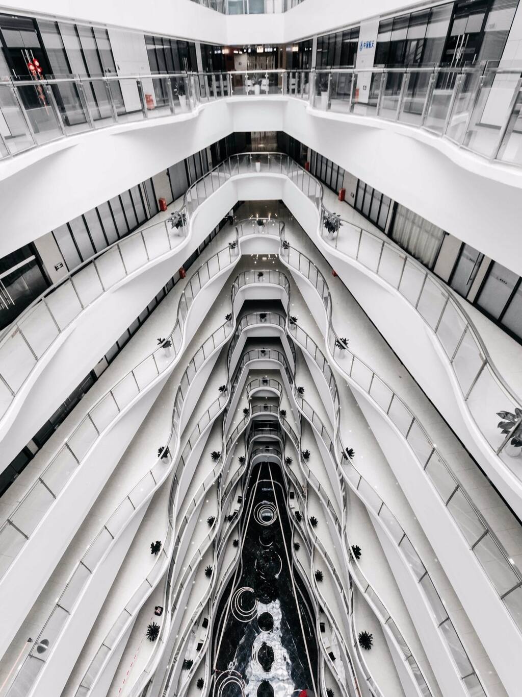 深圳卫星大厦 现代主义建筑的曲线美学 深圳旅游攻略 尽在airbnb爱彼迎