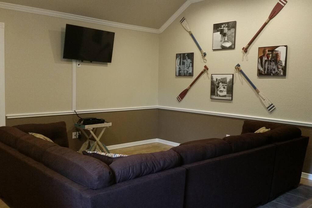Living Room: TV, Wifi, large wrap-a-round sofa