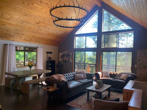 Treehouse! Views! Fire Pit! Hot Tub! K9OK! GameRM
