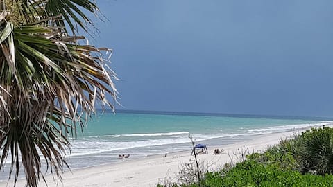 Cozy★Stylish Beach Condo on the sand★Beach Access