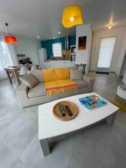 Annonce Airbnb populaire: Bright, quiet and air-conditioned, 2-star rating à Saint Georges D'oléron