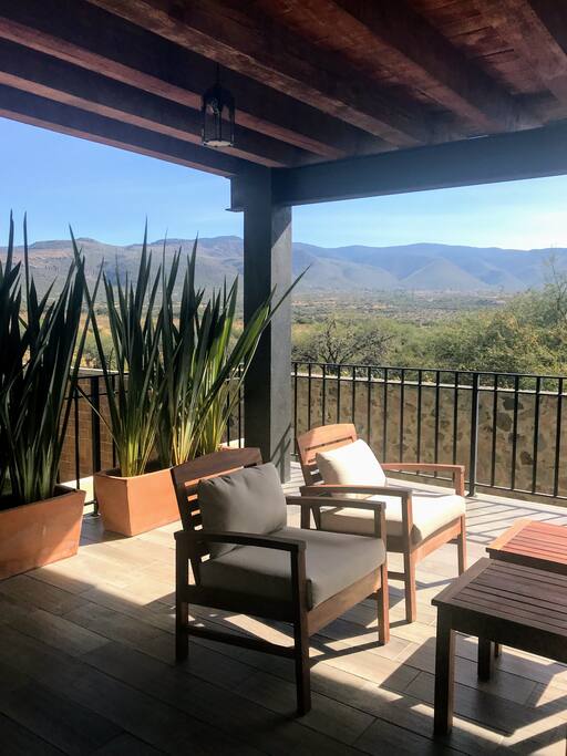 Terraza con ambiente tranquilo / Terrace with quiet