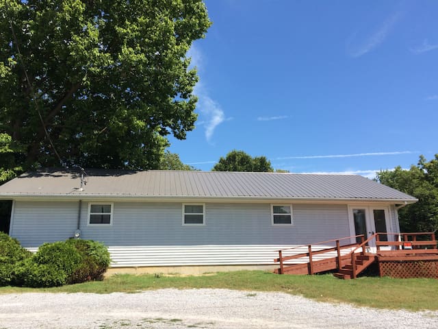 Airbnb Golconda Vacation Rentals Places To Stay Illinois