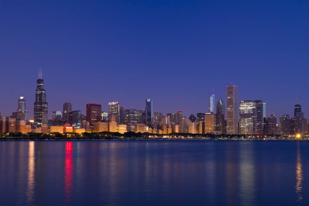 2 BLOCKS FROM LAKE FRONT