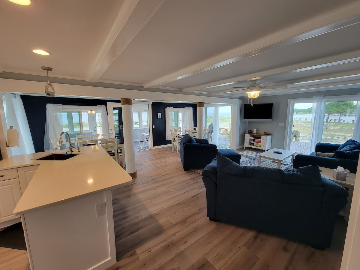 Top performing Airbnb: "Promise Point" Bay front home with dock. 3BR 2BA in Salisbury / Eastern Shore