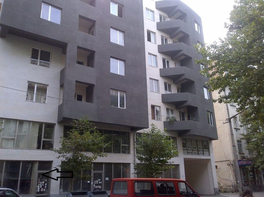 Building view from street. Entrance.