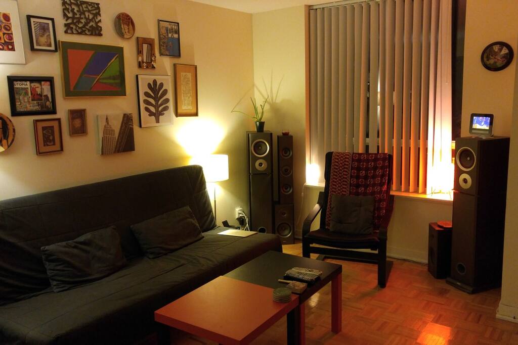 Living room with pull out sofa