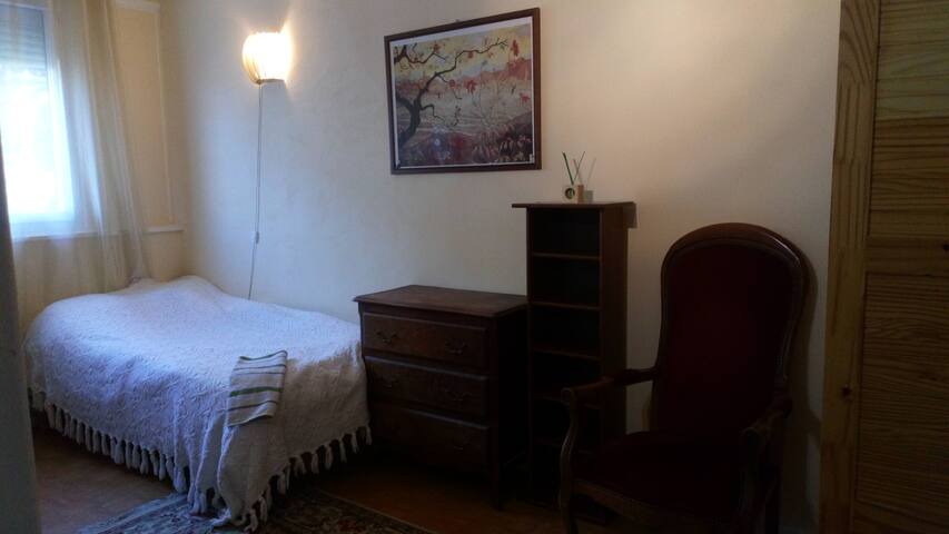 chambre privée dans un logement dans 91700