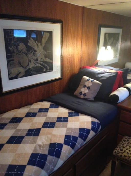 Starboard Stateroom Bed 2