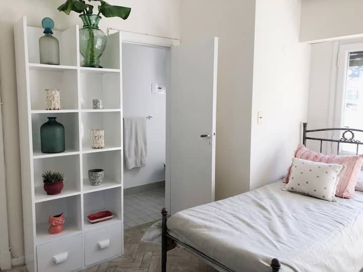 Attached suite with kitchenette in Beccar (San Isidro)
