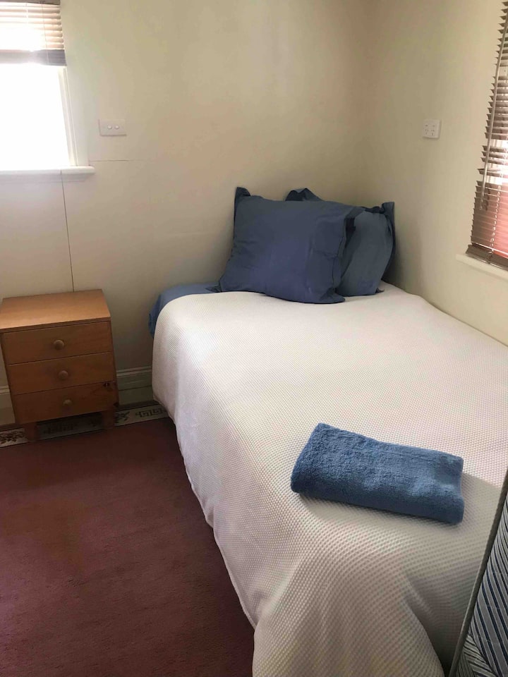 חדר שינה למטה 