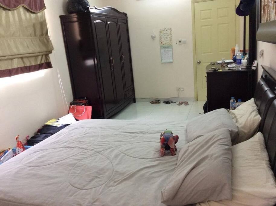 Big comphy bed, wardrobe, chest of draws!