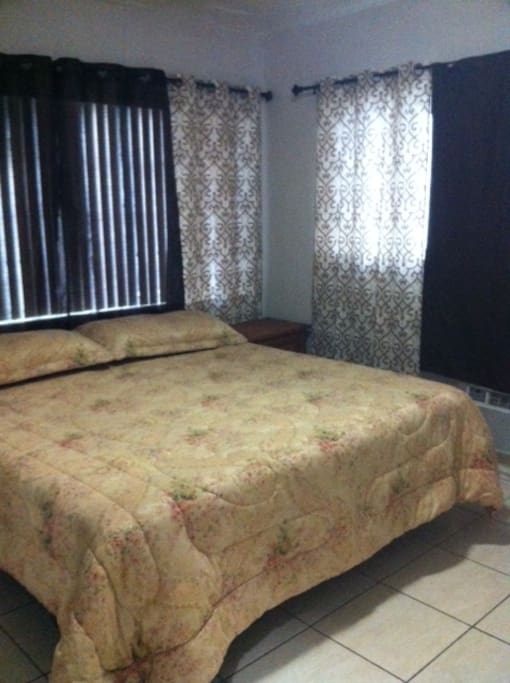 MAIN ROOM ,KING SIZE BETH.