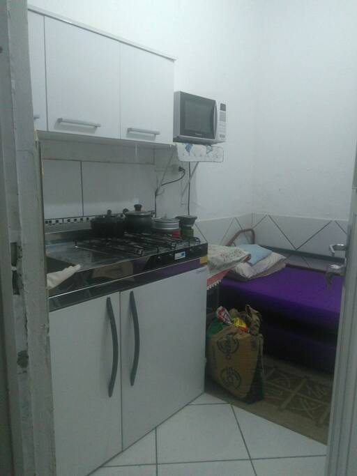 cama e cozinha