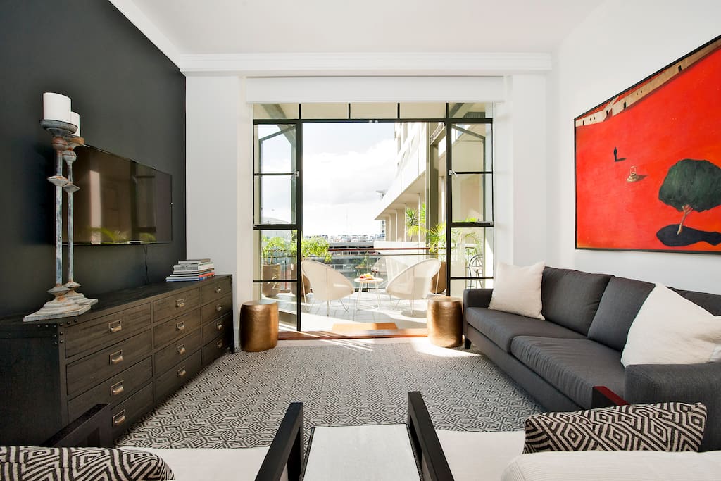 Luxuriously furnished, large open plan living