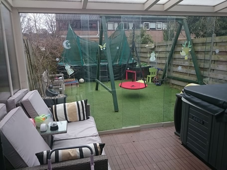 Yard with swing and Trampoline